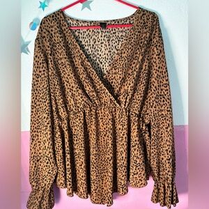 PLUS SIZE - Animal print shirt - LIKE NEW 🤎